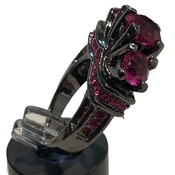 Purple Garnet 3 Stone Prong Hematite Ring, size 8 - Picture 4 of 6
